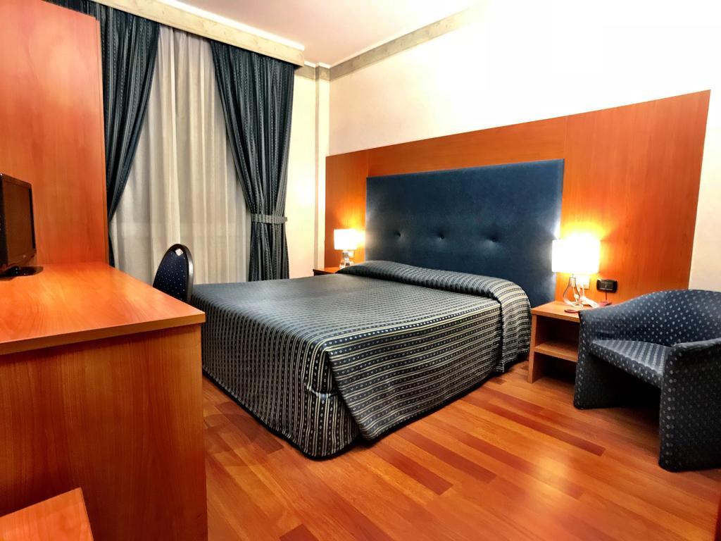 Hotel Mec Milán Exteriér fotografie